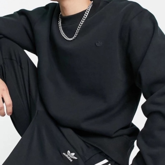 adidas Other - Classic Premium Clean Design Crewneck Sweatshirt